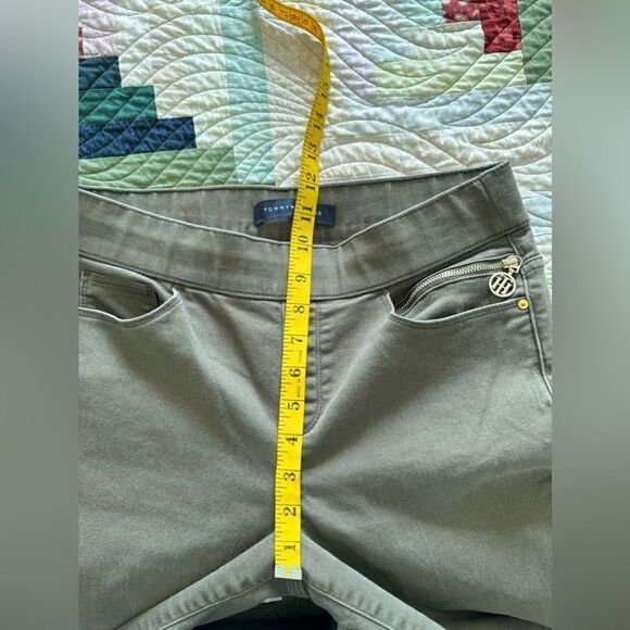 Tommy Hilfiger Stretch Waist Chino Capris Size 8 - Picture 2 of 6